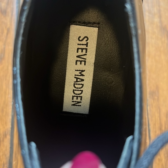 Steve Madden size 8 Schoolgirl lace up booties - Picture 3 of 6